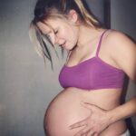 Recently I’ve been interested in pics of celebs when they were pregnant. Here’s pregnant Kristen Bell.