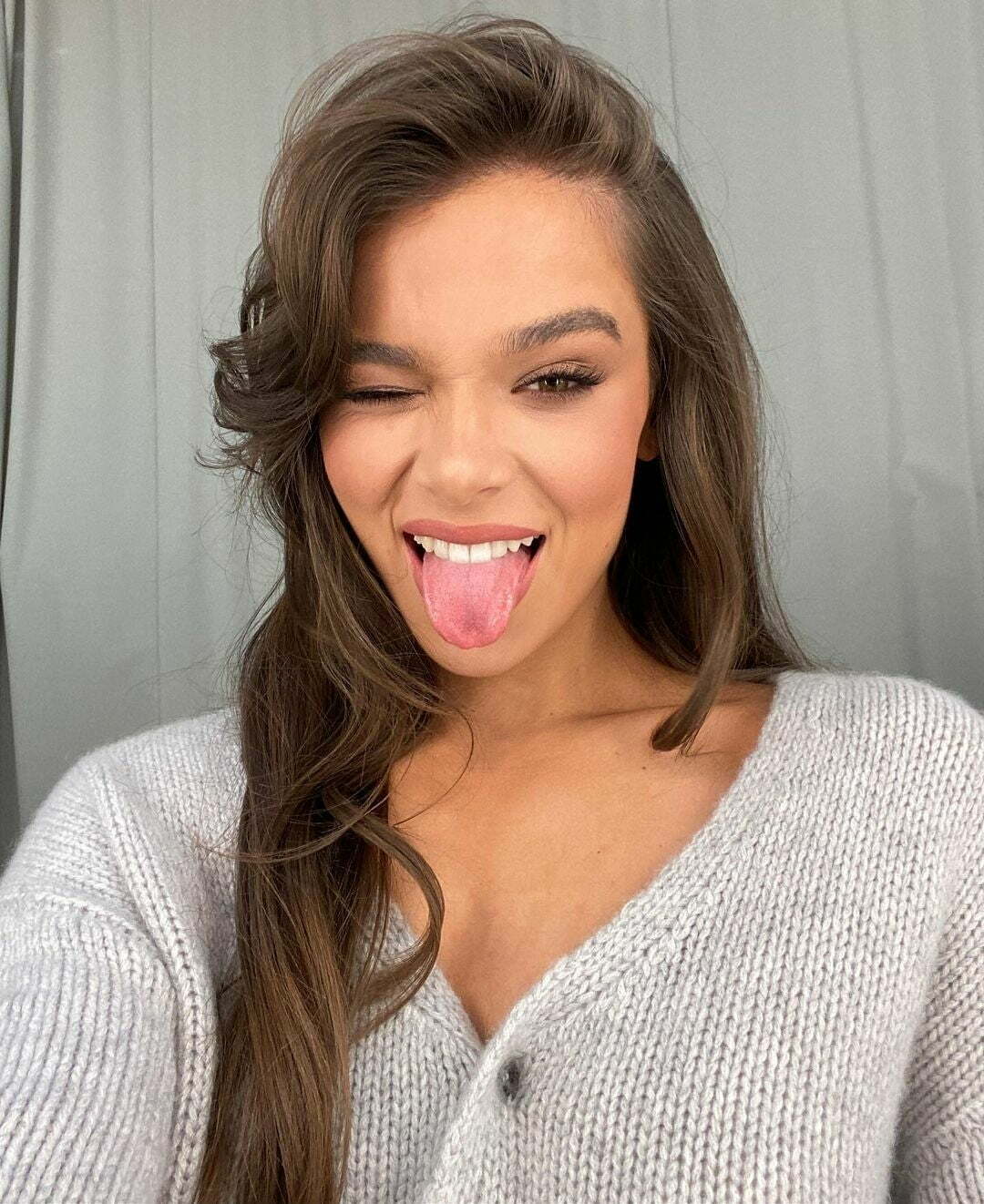 Hailee Steinfeld - I'd lick her face clean after you boys paint her for me