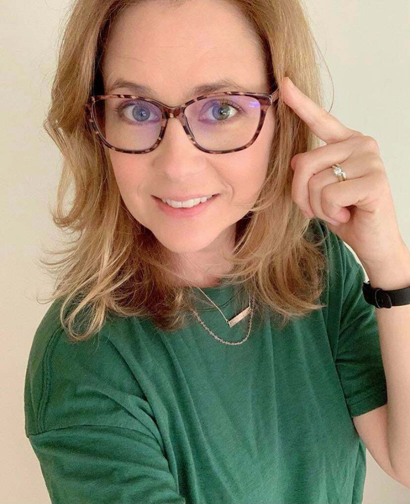 Jenna Fischer needs cum on her face