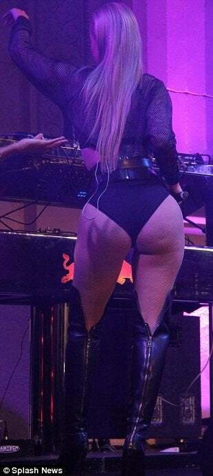 I would fuck Iggy Azalea so hard if I saw her wearing this. I wanna see that ass jiggle!