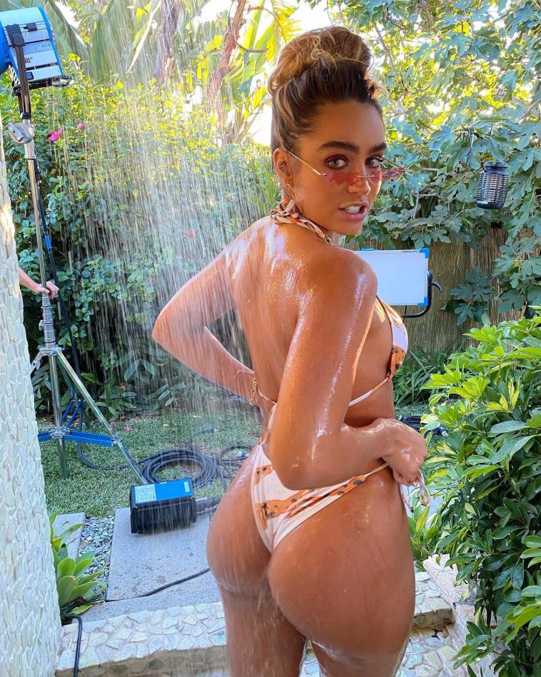 I don’t even want penetration with Sommer Ray, I just want to get between her cheeks!