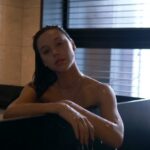 Alexis Ren Sexy (2 Pics + Gifs & Video)