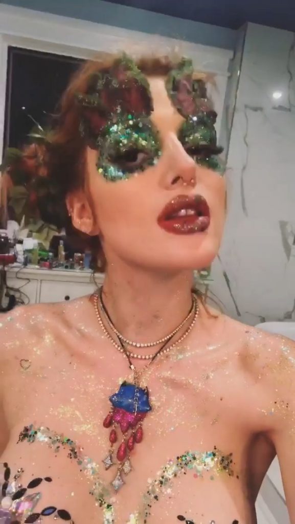 Bella Thorne Sexy & Topless (13 Photos + Videos & Gifs)