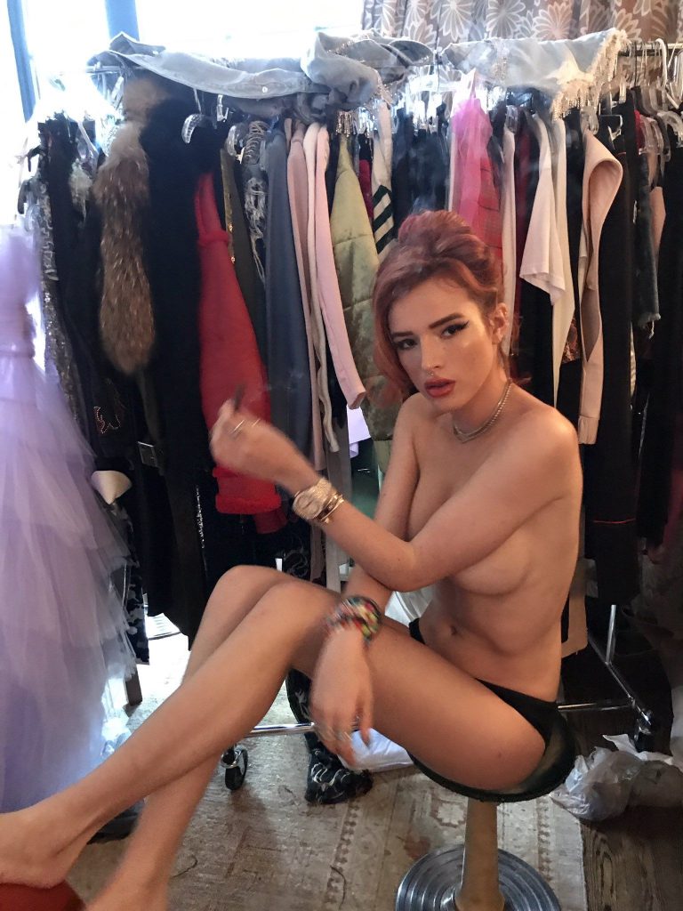 Bella Thorne Topless (New Photo)