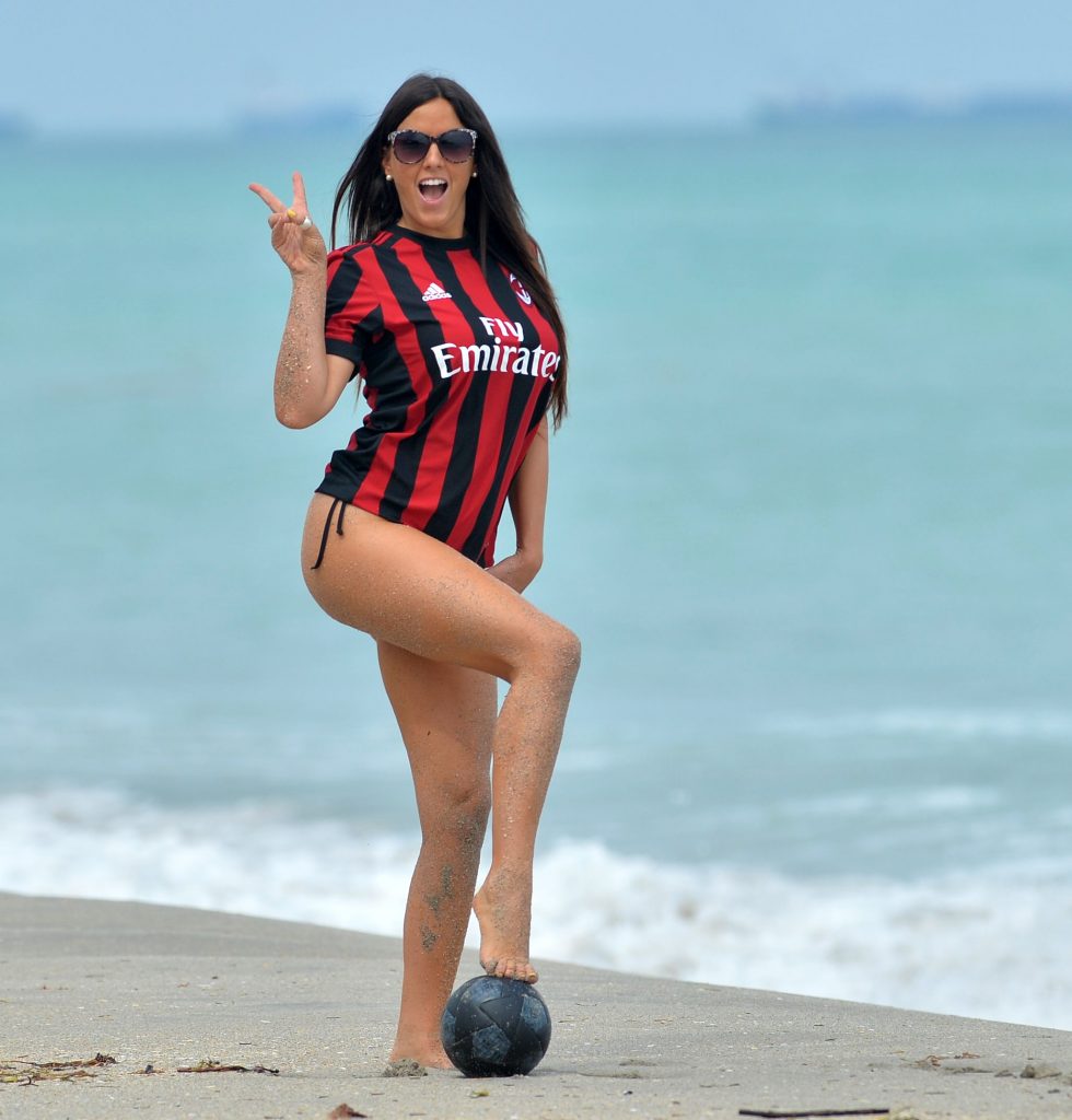 Claudia Romani Sexy (29 Photos)