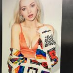 Dove Cameron Sexy (2 Photos)