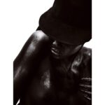 Duckie Thot Nude & Sexy (7 Photos)