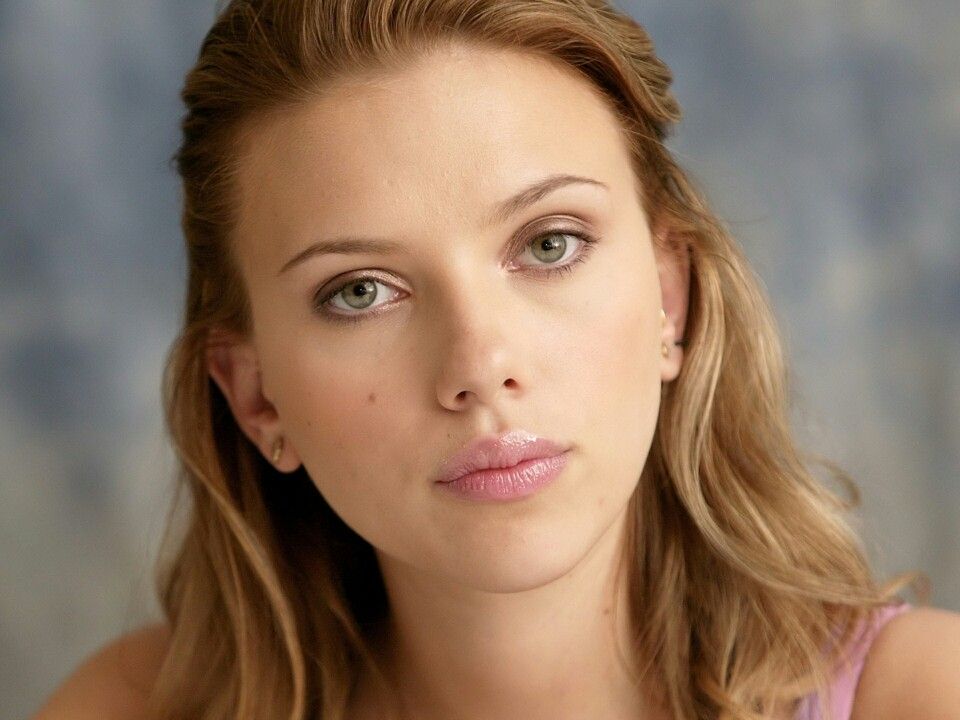 How roughly would you facefuck Scarlett Johansson