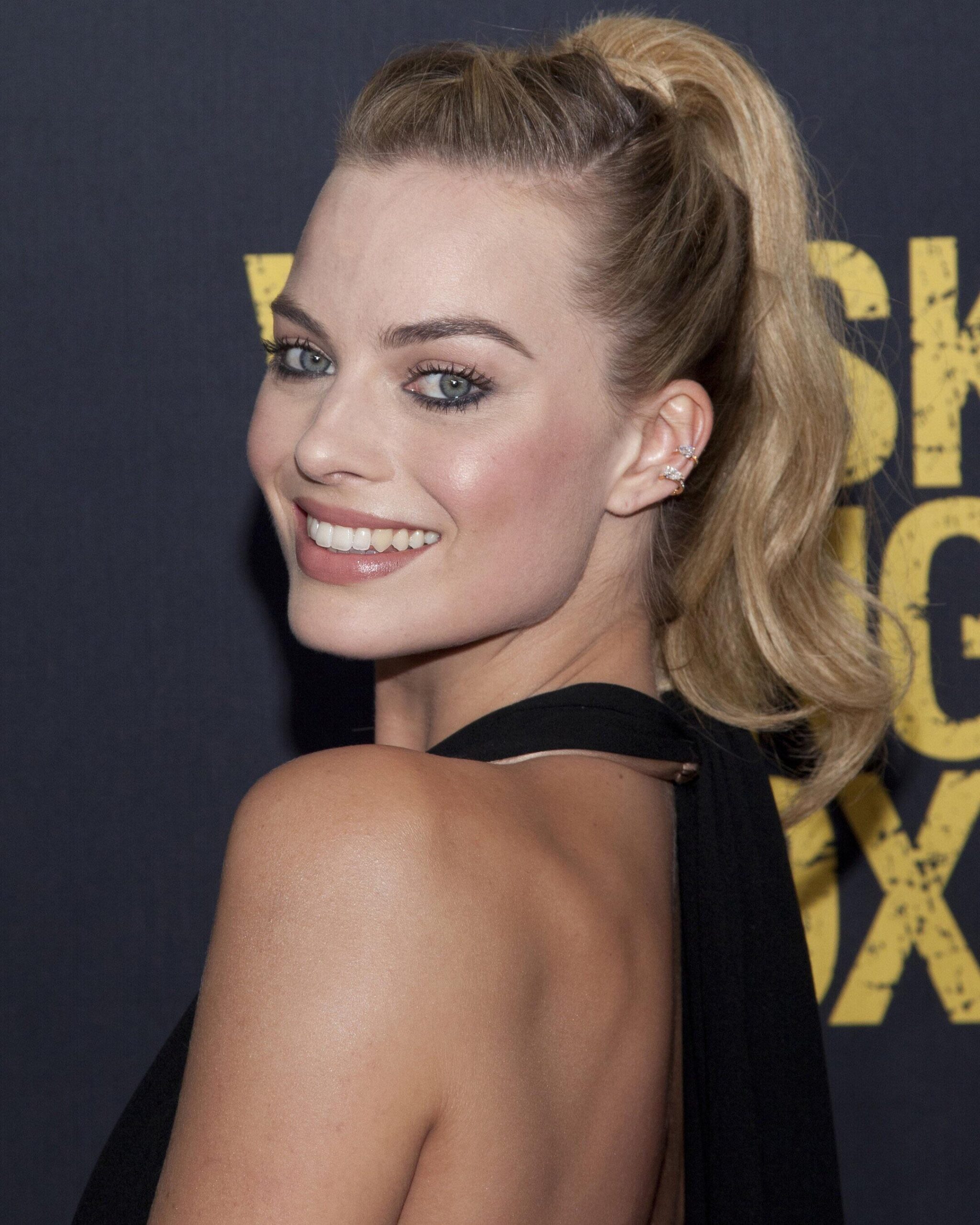 I just get lost in Margot Robbie