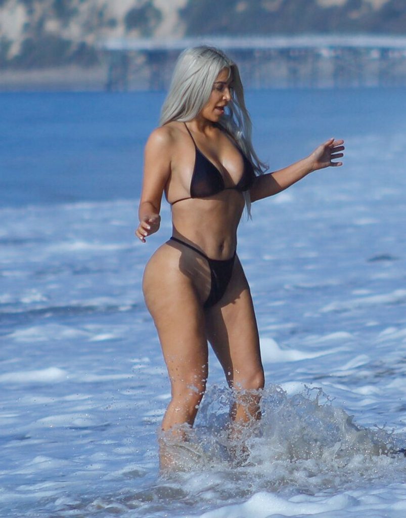 Kim Kardashian Sexy (19 New Photos)