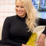 Pamela Anderson Sexy (4 Photos)