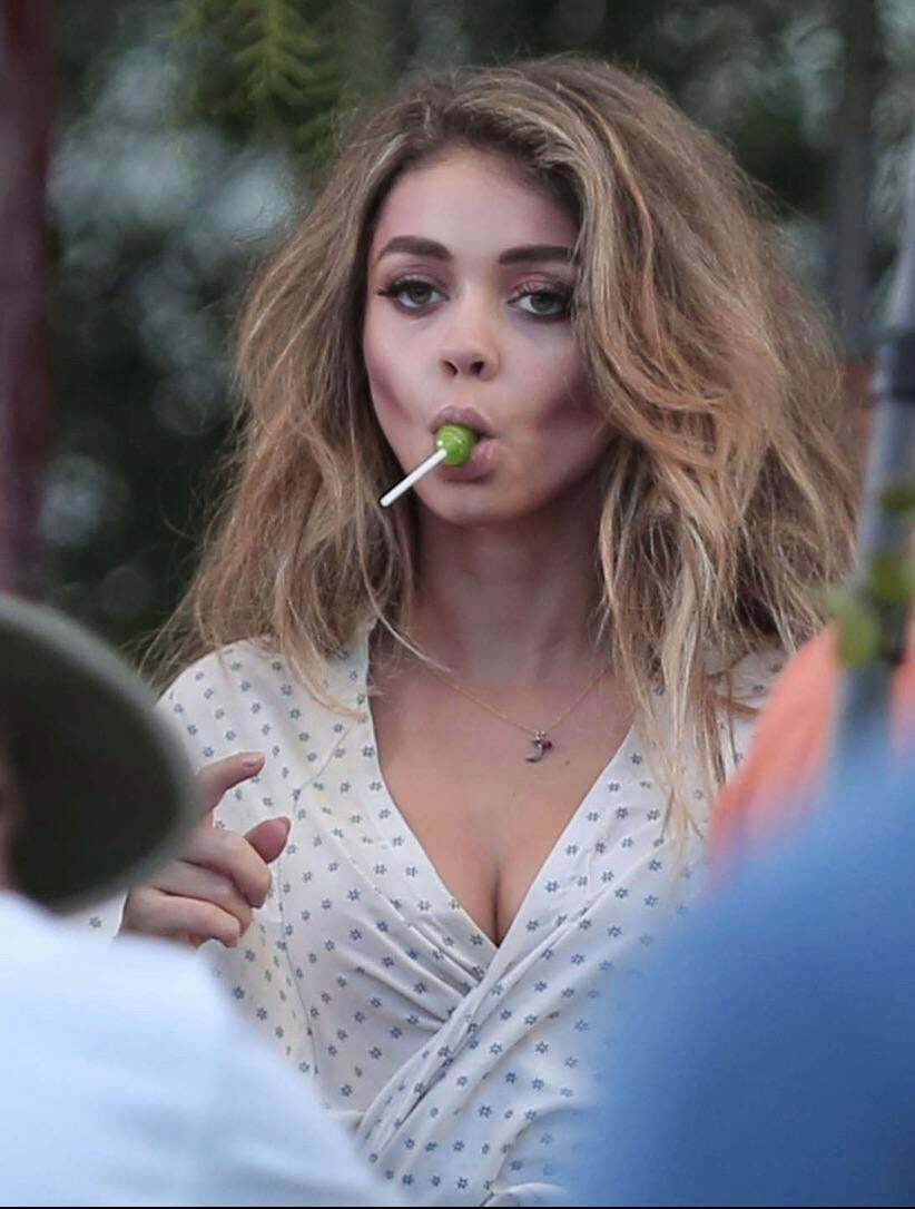 Sarah Hyland is the perfect gf