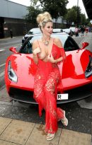 Ester Dee Nip Slip (23 Photos)