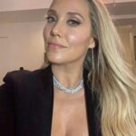 I wish Elizabeth Berkley wasn’t so camera shy with those big fat mommy milkers. She’s only gotten more gorgeous with age.