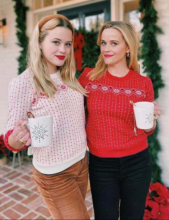 I never realized how much of a milf Reese Witherspoon is. Now I want to jerk it to her and her daughter