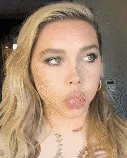 Fuck id love to make a big mess on Florence Pugh's gorgeous face. 💦