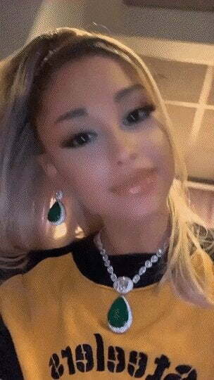 Ariana Grande and those soft wet lips 🥵