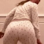 Elle Fanning - That ass jiggle