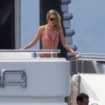 Doutzen Kroes Sexy (20 Photos + Gif)