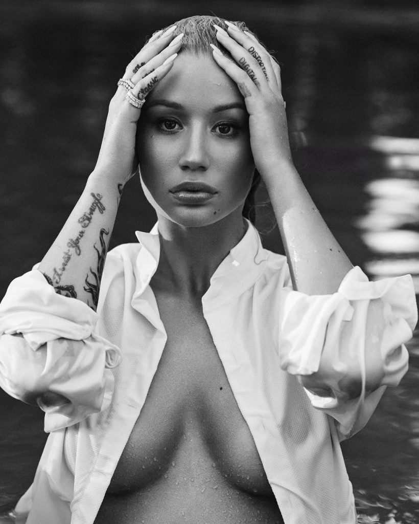 Iggy Azalea Sexy & Topless (5 Photos)