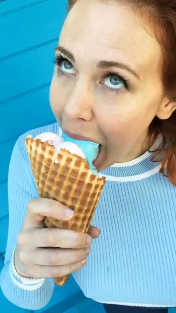 Maitland Ward Baxter Sexy (7 Photos + GIFs)