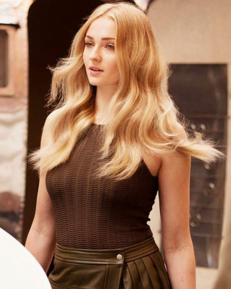 Sophie Turner is so hot shed look even better getting