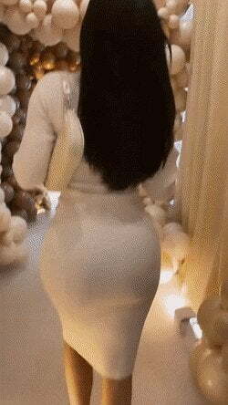 Kylie Jenner loves to flaunt her body, especially that fat ass