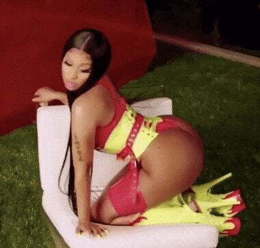 Nicki Minaj's cheeks were made for clapping