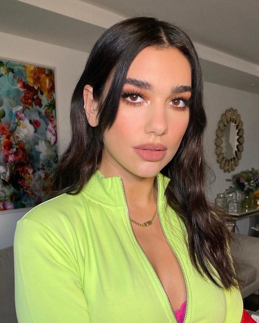 Dua Lipa gives the most incredible head.