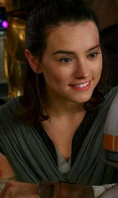 Rough anal with Daisy Ridley would be amazing.