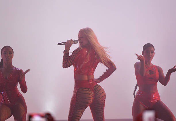 Iggy Azalea Sexy (12 Photos + Video)