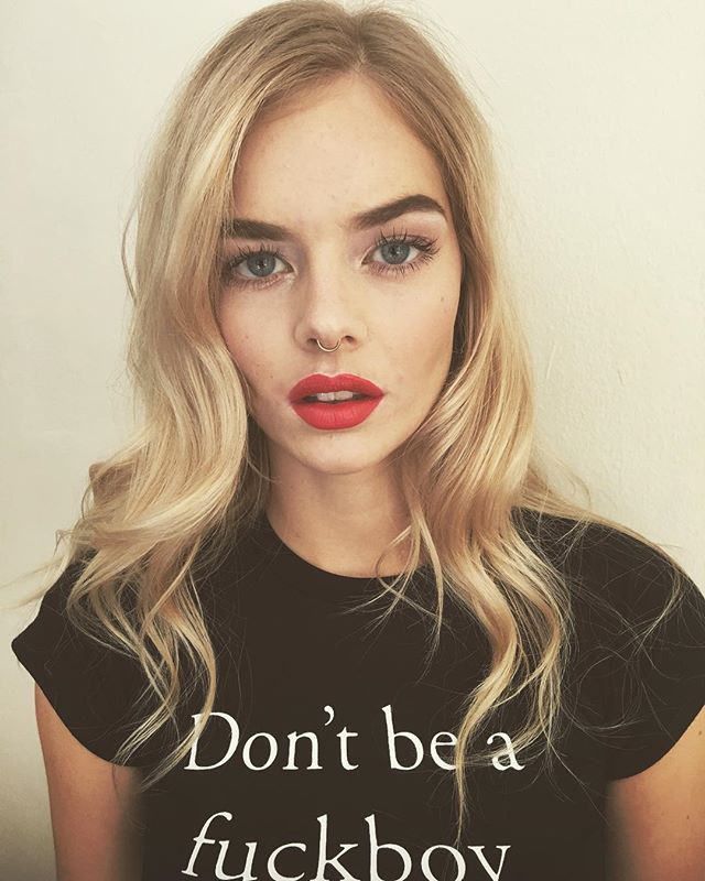 Samara Weaving reminds you not to be a fuckboy