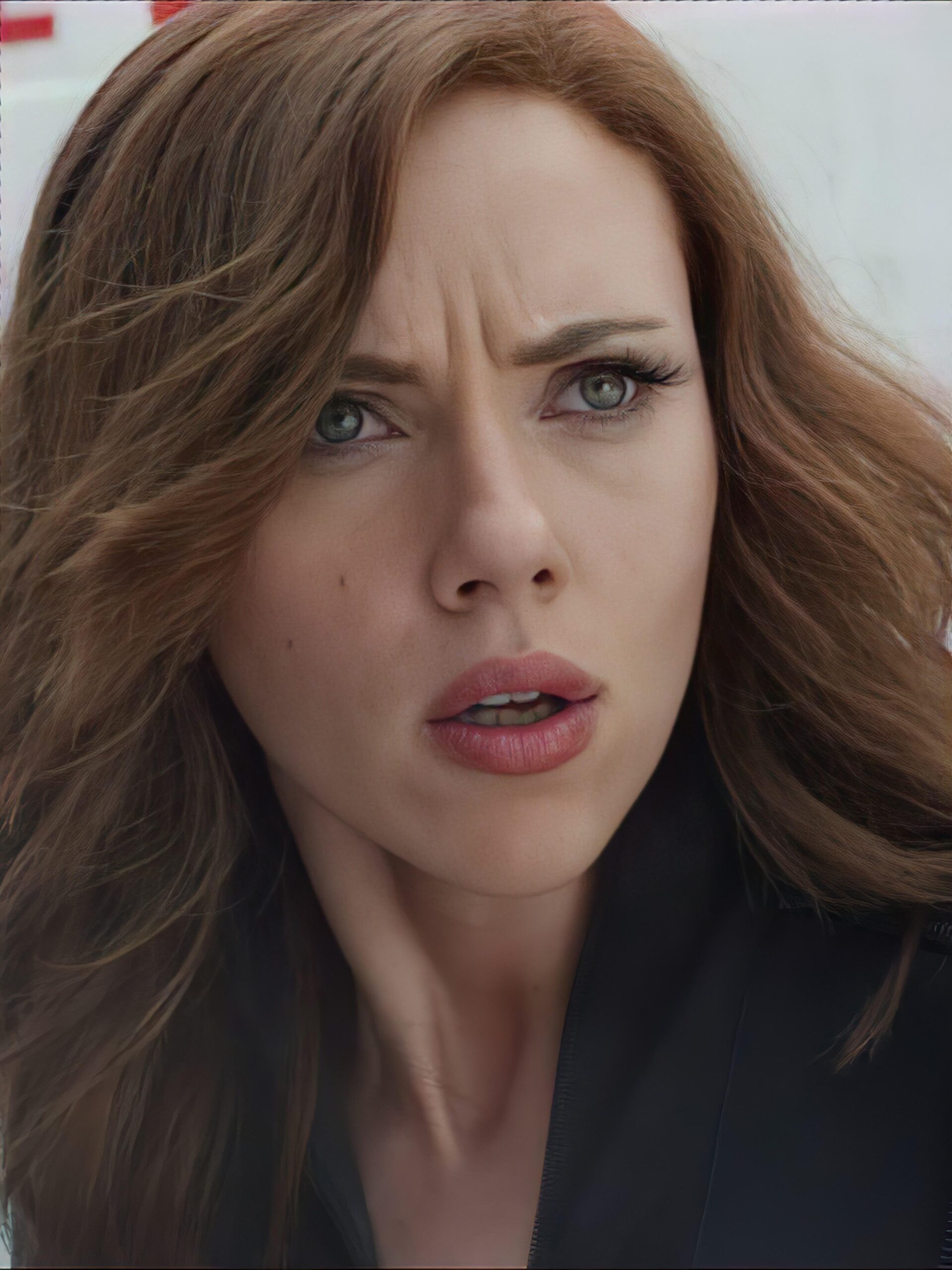 Scarlett Johanssons reaction when you slip a finger inside her