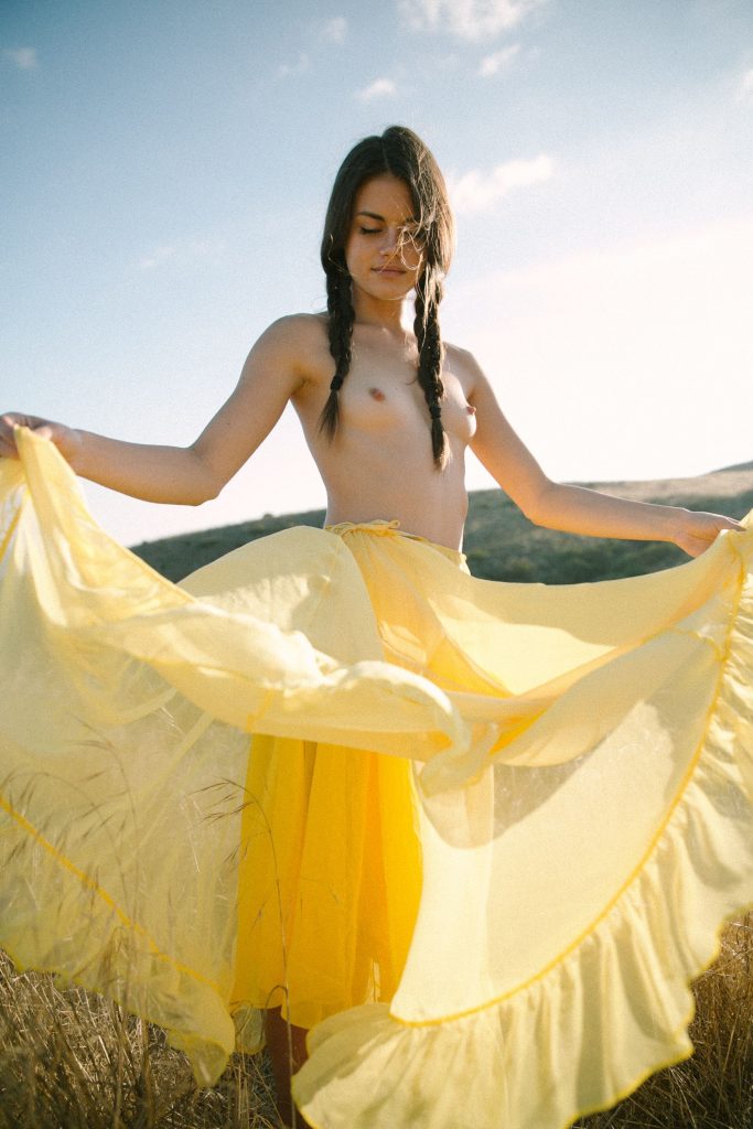 Rachael Lange Topless (12 Photos)