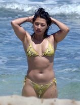 Vanessa White Sexy (24 Photos)