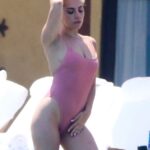 Lady Gaga and that sexy pink leotard is making me shoot ropes.