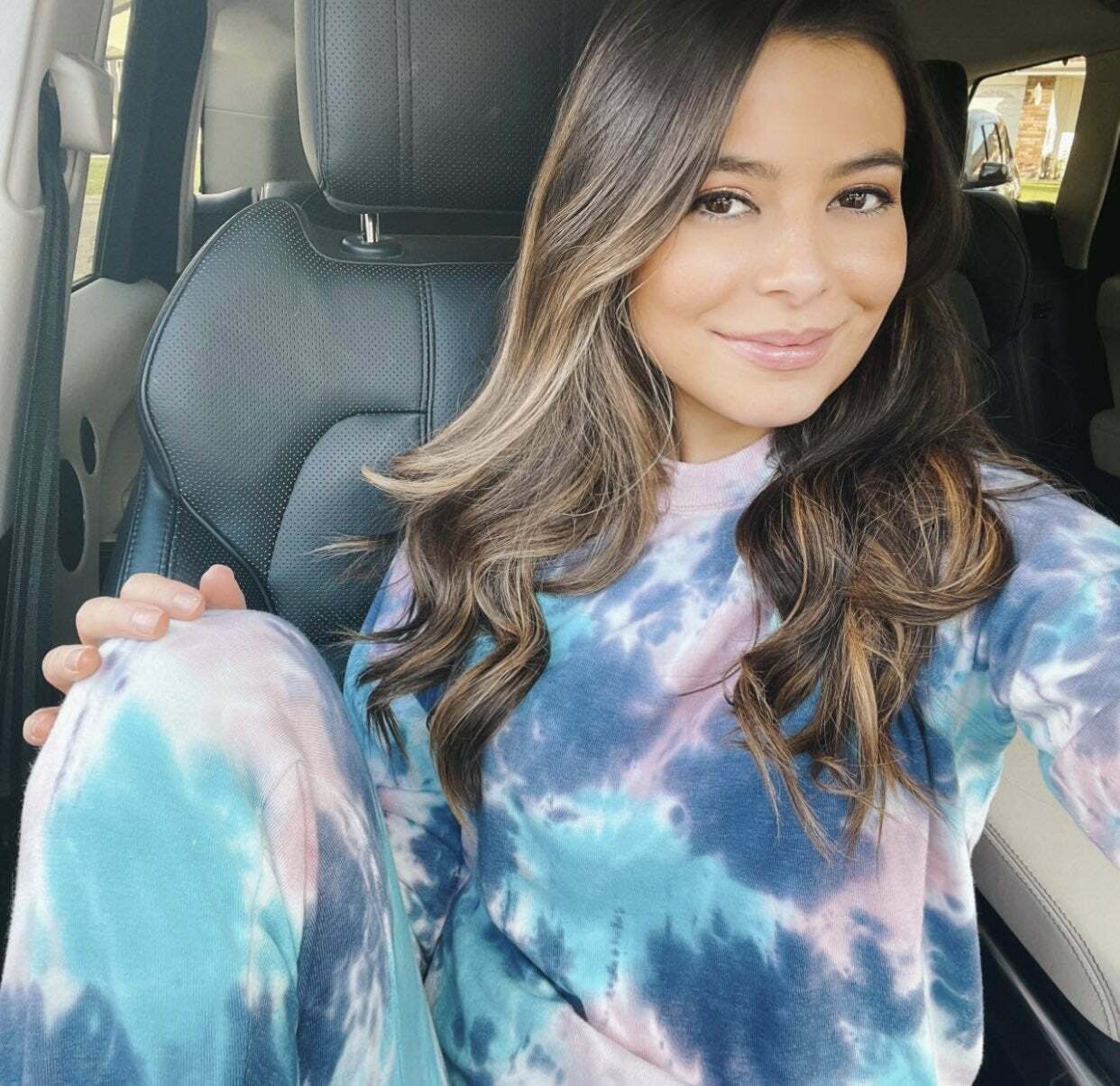 How many cocks can Miranda Cosgrove milk with her soft lips