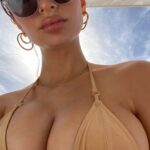 Who doesn’t like Emily Ratajkowski’s fat tits?