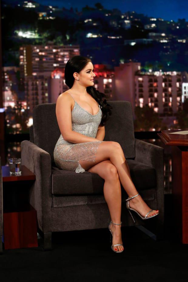 Ariel Winter’s thick body is insanely sexy...