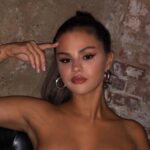 I had no idea that Selena Gomez has such big boobs