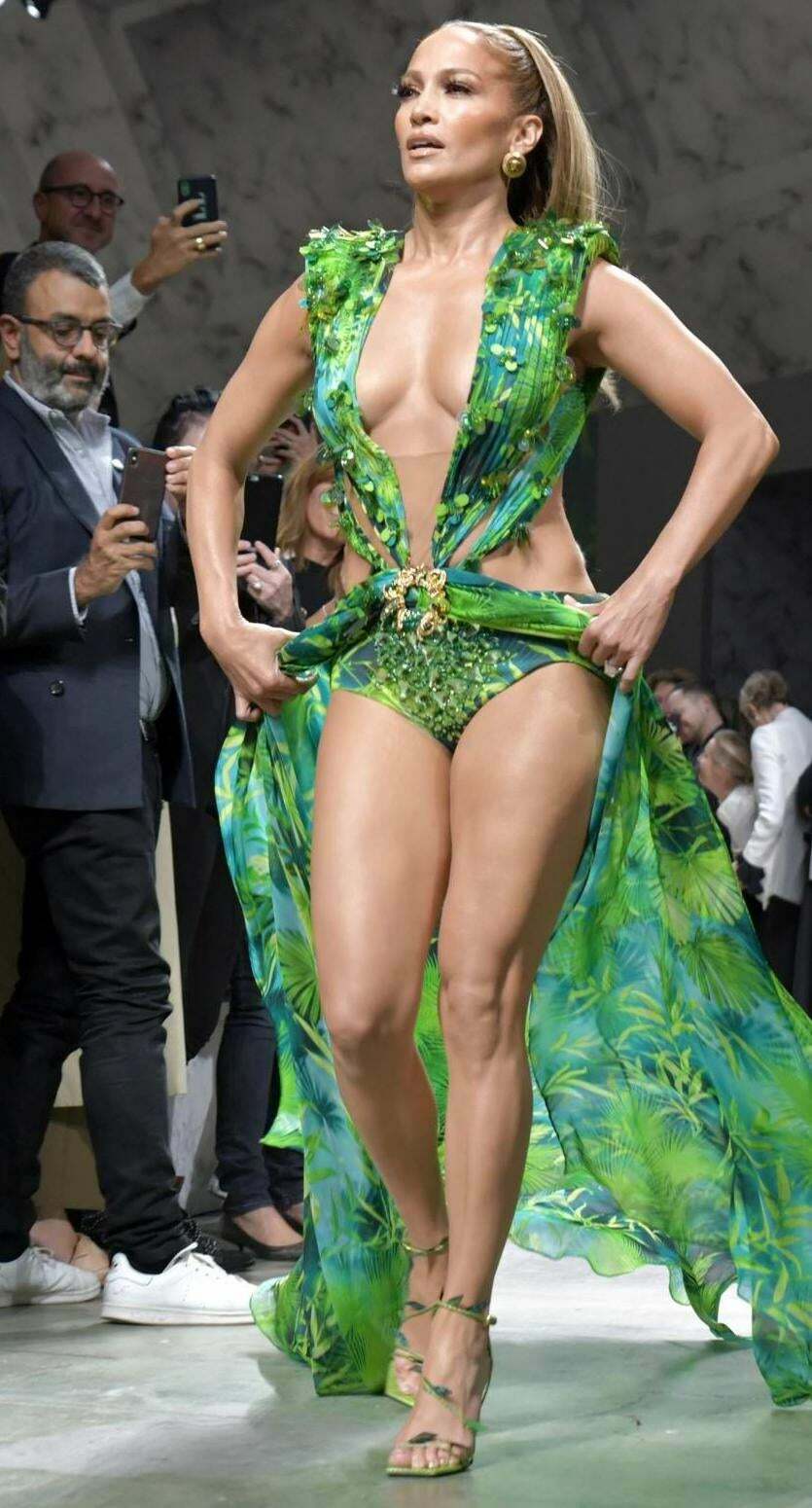 That man didn't Missed the chance to capture Jennifer Lopez ass... Surely jerked later