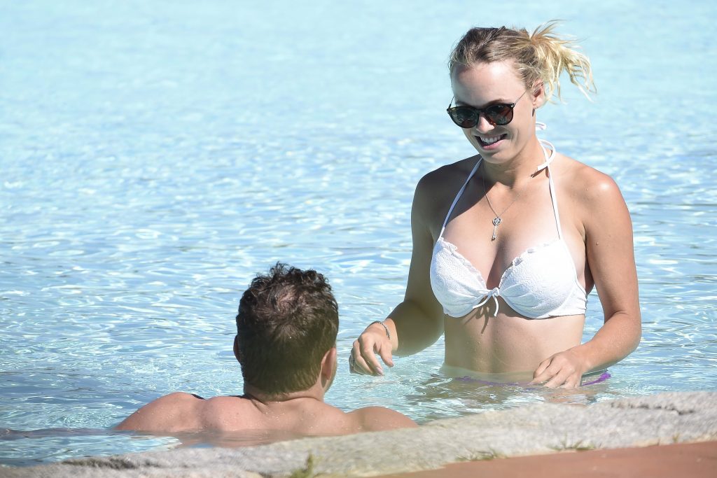 Caroline Wozniacki Sexy (25 Photos)