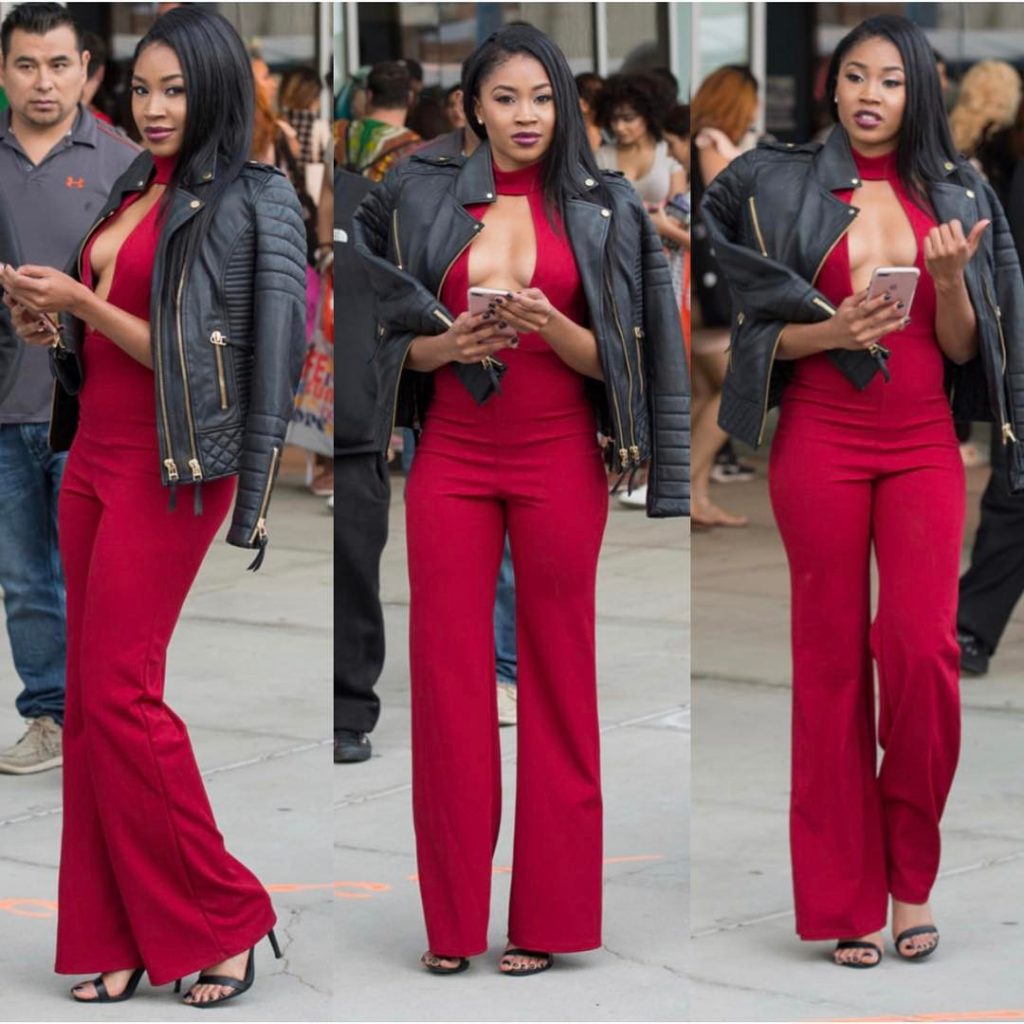 Ariane Andrew Sexy & Topless (9 Pics + Gifs)