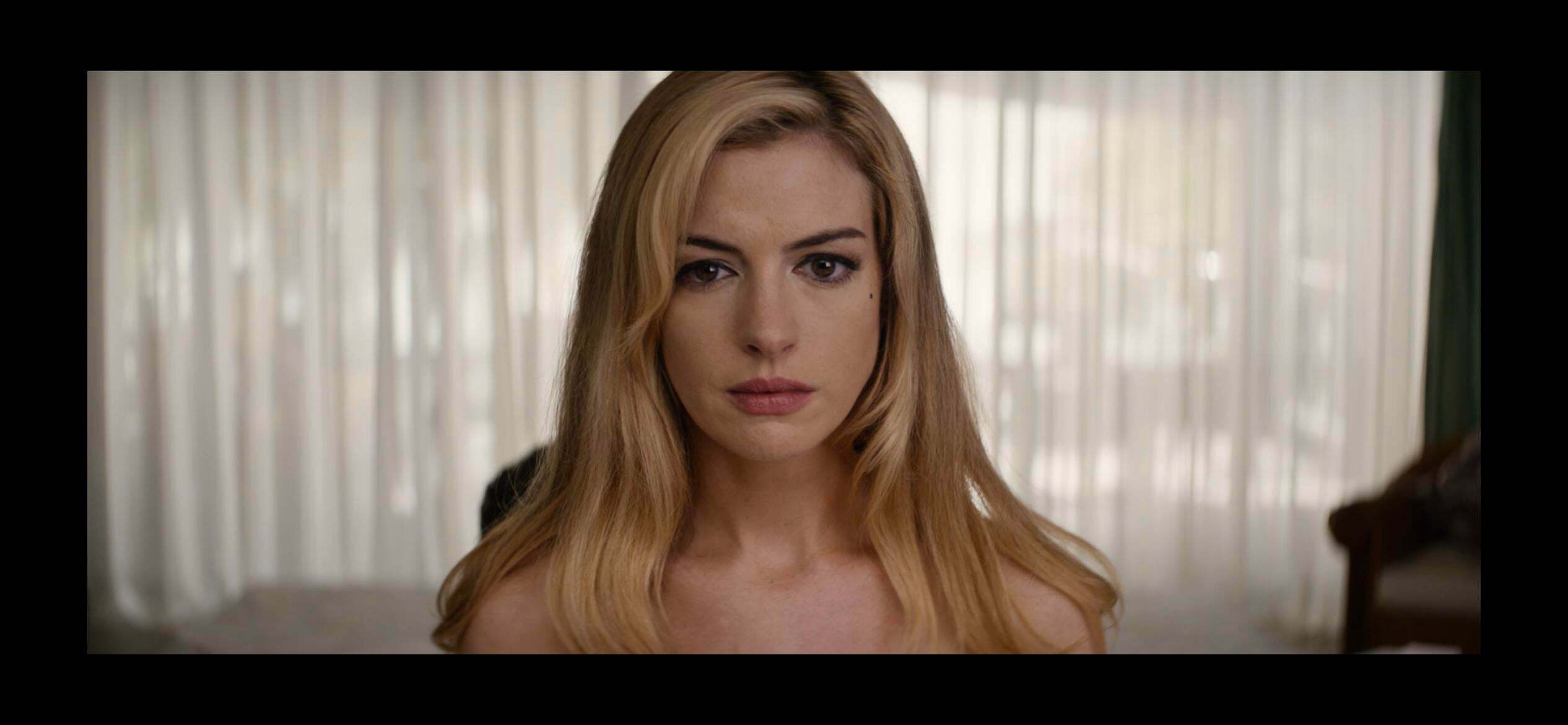 Anne Hathaway looks so fucking hot as a blonde Wish