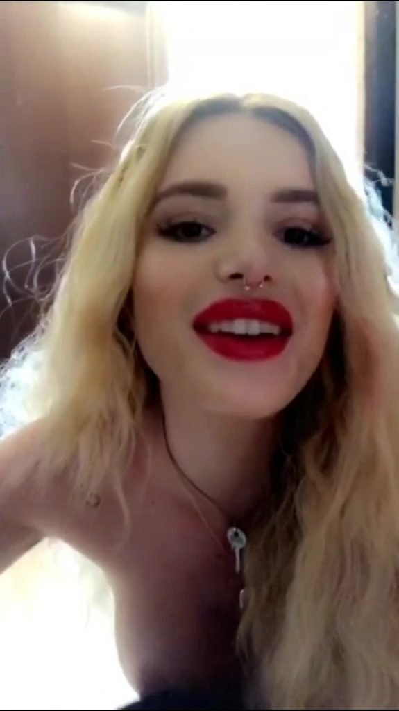 Bella Thorne Nip Peek (30 Pics, Videos + GIFs)