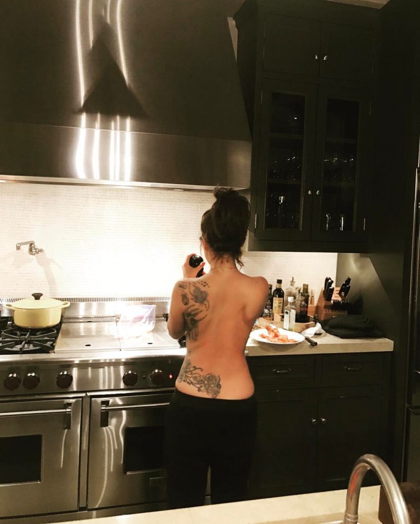 Lady Gaga Topless (New Photo)