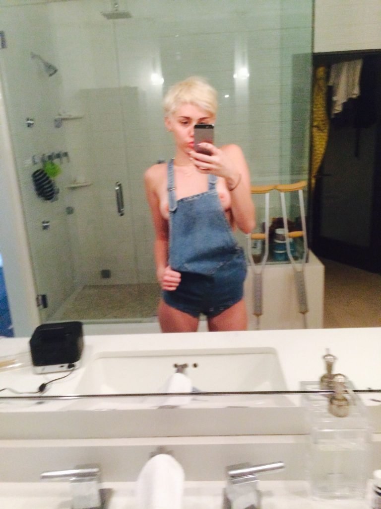 Miley Cyrus Leaked (31 Photos)