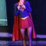 I want to fuck Melissa Benoist in this outfit so bad.