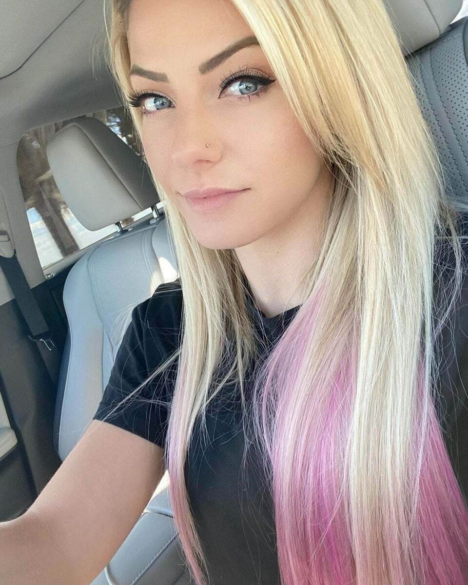 I want an uber date with Alexa Bliss 😍😍💦❤