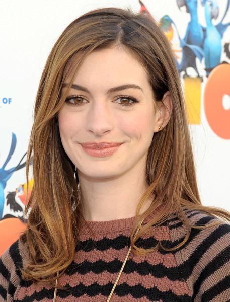 Imagine giving Anne Hathaway a facial after a good blowjob